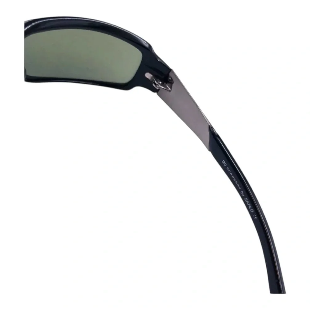 Burberry chic sunglasses