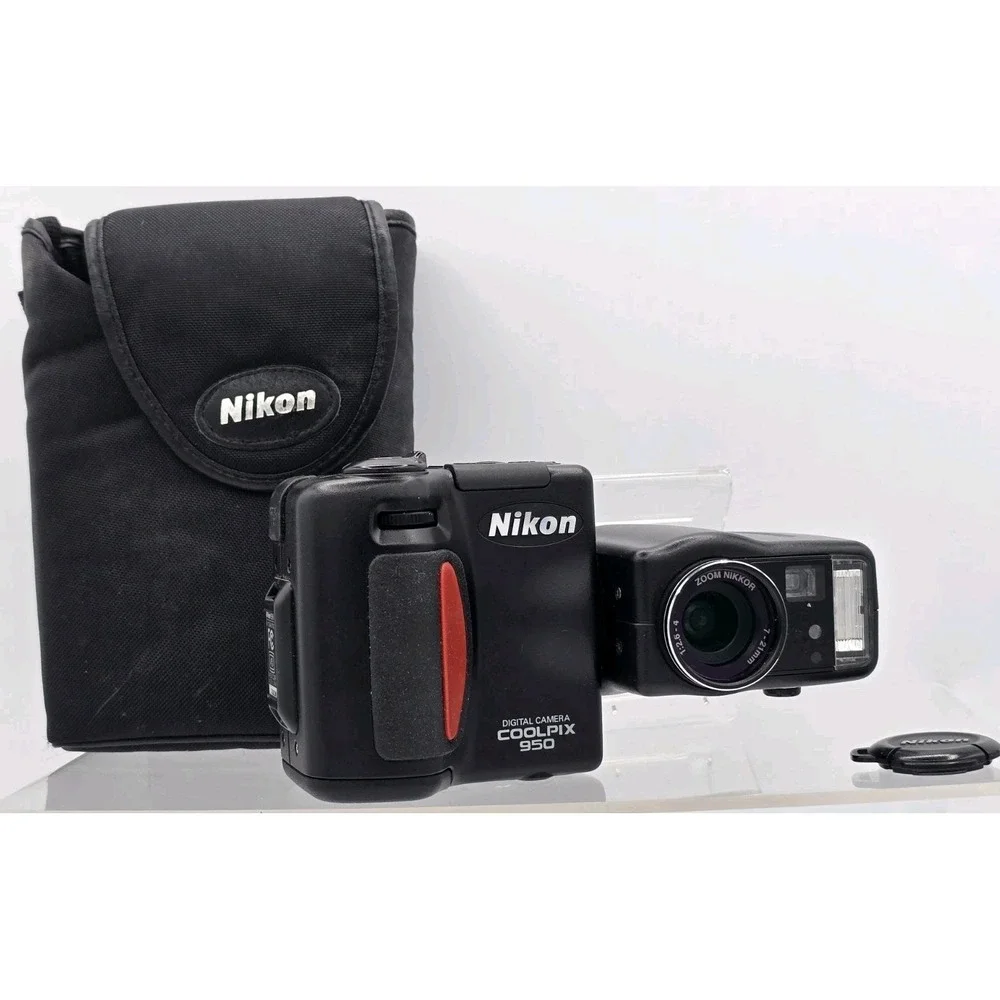 Nikon Coolpix 950 Digital Camera -‎ FOR PARTS NO POWER - Battery Corrosion