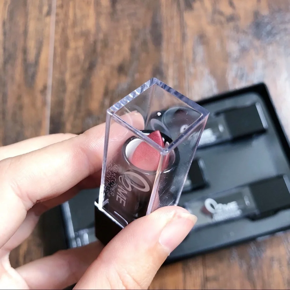 ME Makeover Essentials fabulous piece
