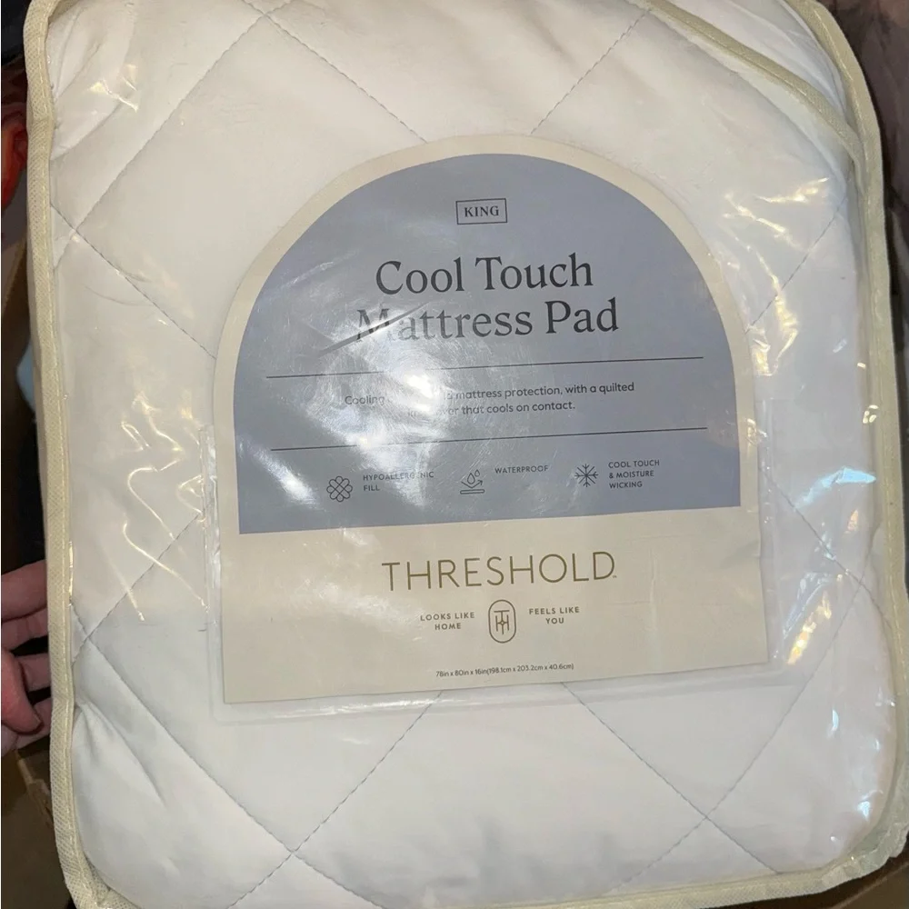 Threshold White Quilted Cooling Mattress Pad Protector