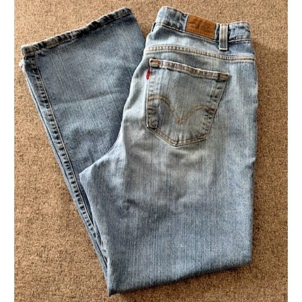 Levis want due