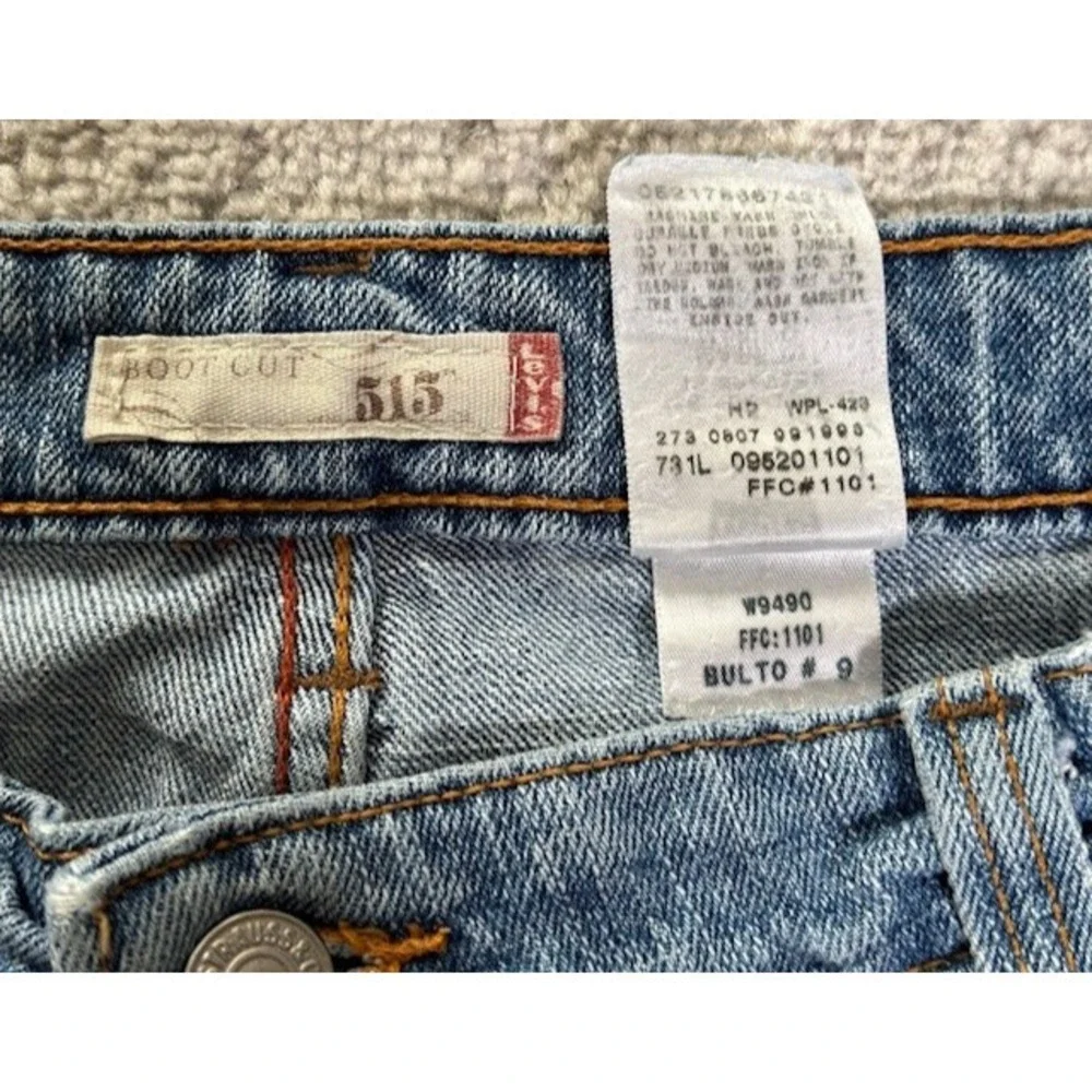 Levis compare used title