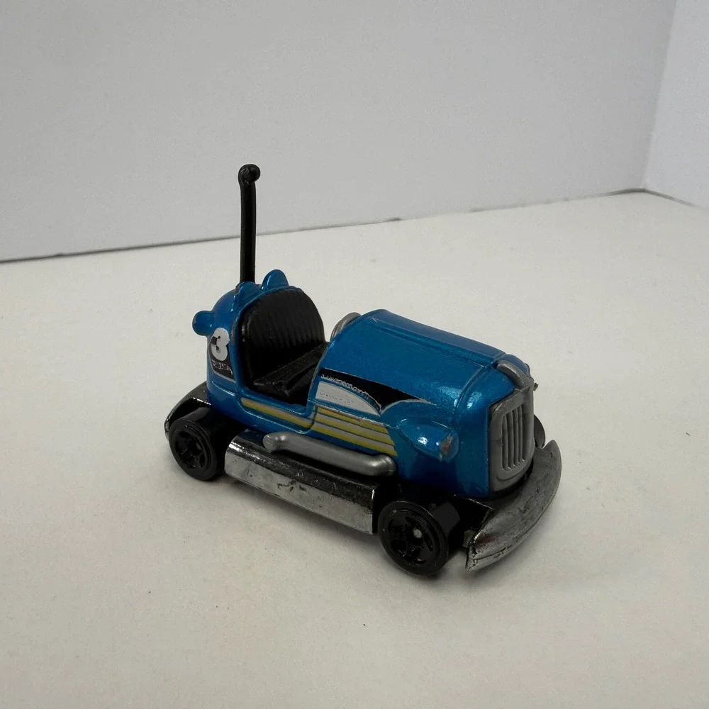 Hot Wheels Bump Around Bumper Car Metallic Blue 2012 Mattel