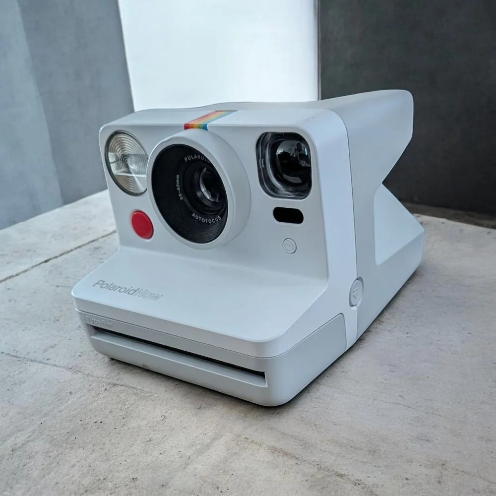 Polaroid Now i-Type Instant Camera White PRD009027 Powers On Clean