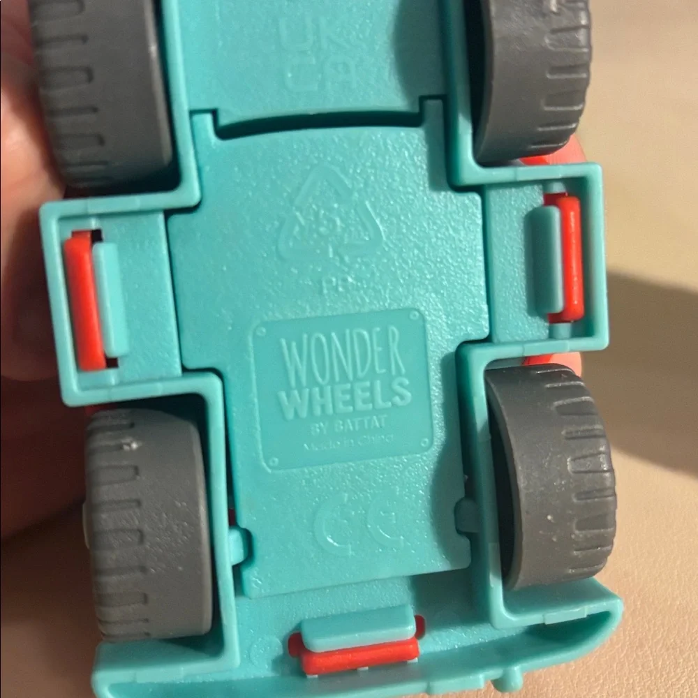 wonder wheels by battat three colorful