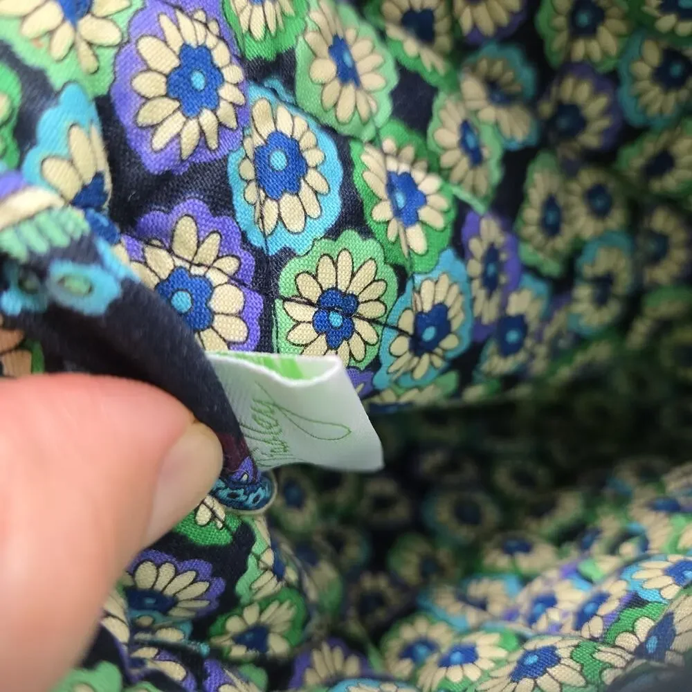 Vera Bradley minor signs