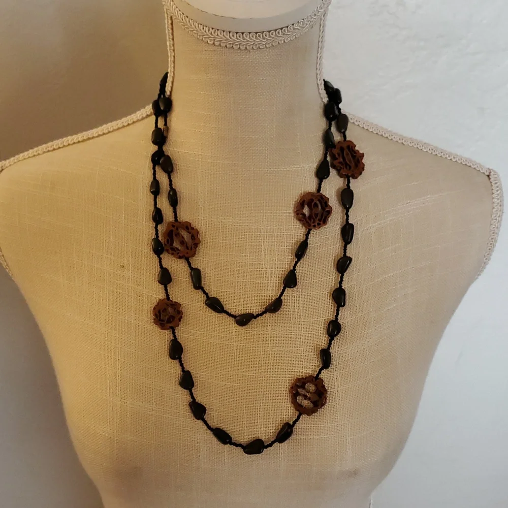 Vintage Walnut Shell Slice Long Necklace With Green Black Beads