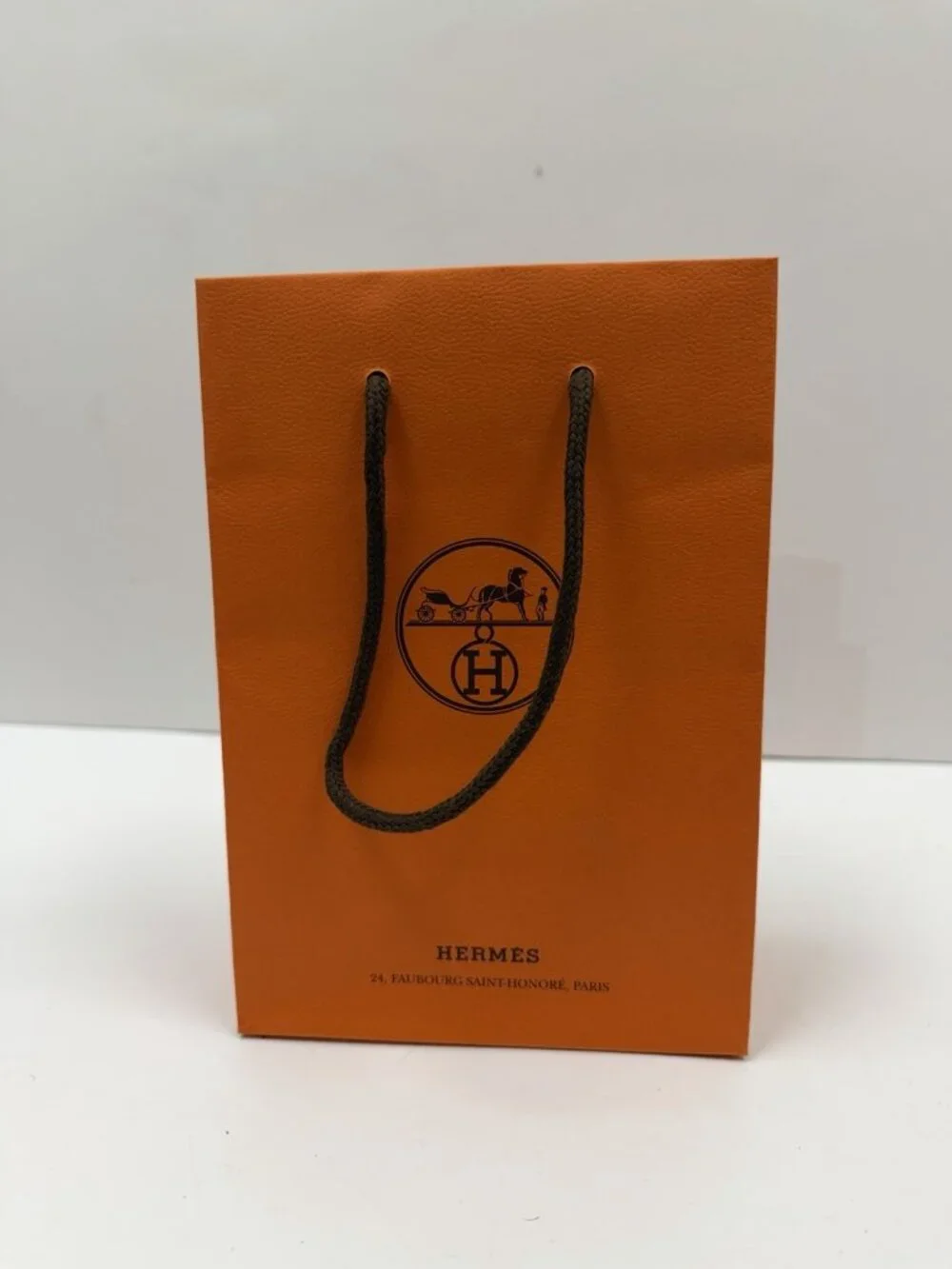 HERMÈS product empty