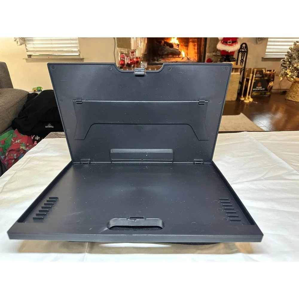 The Unbranded Brand cushion lap