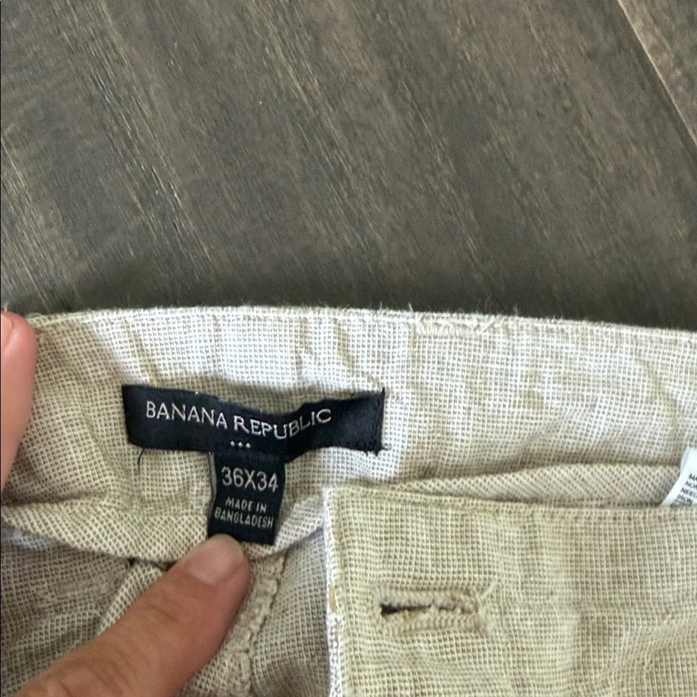 Banana Republic beautiful classic