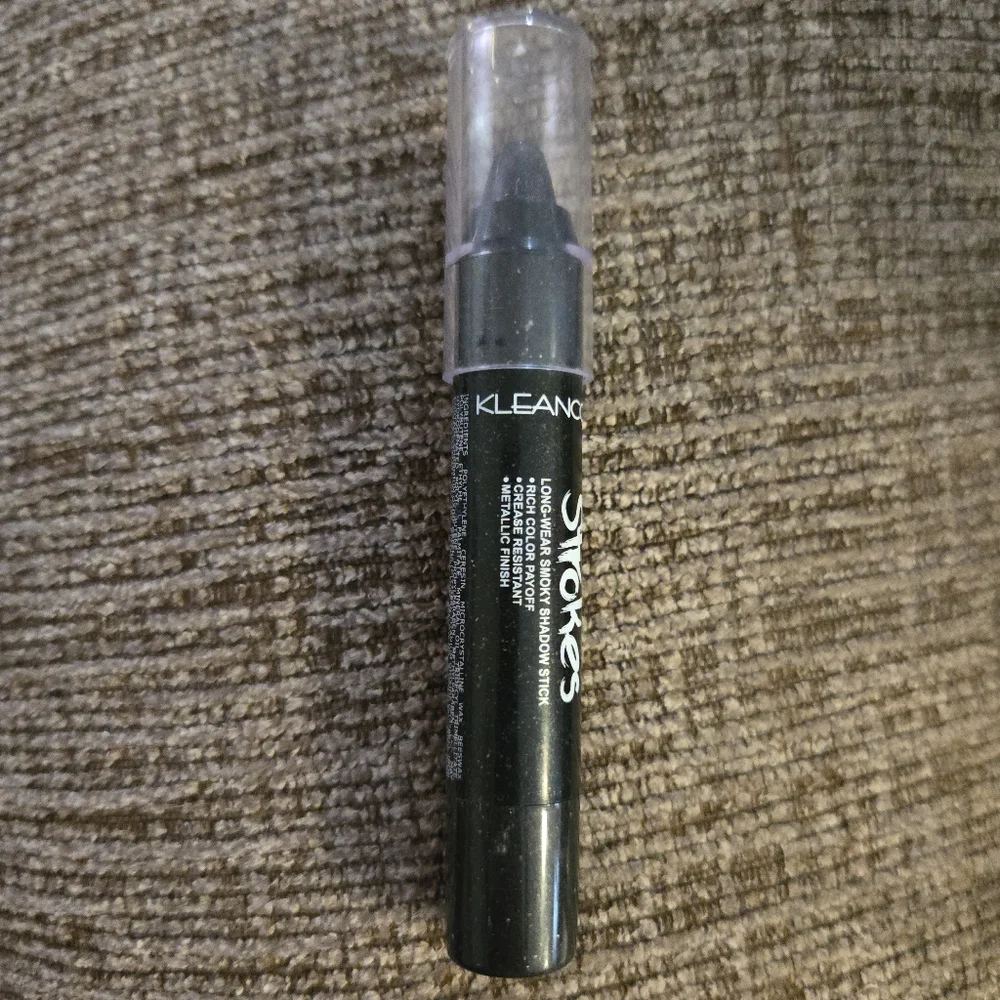 L.A. Colors intense black