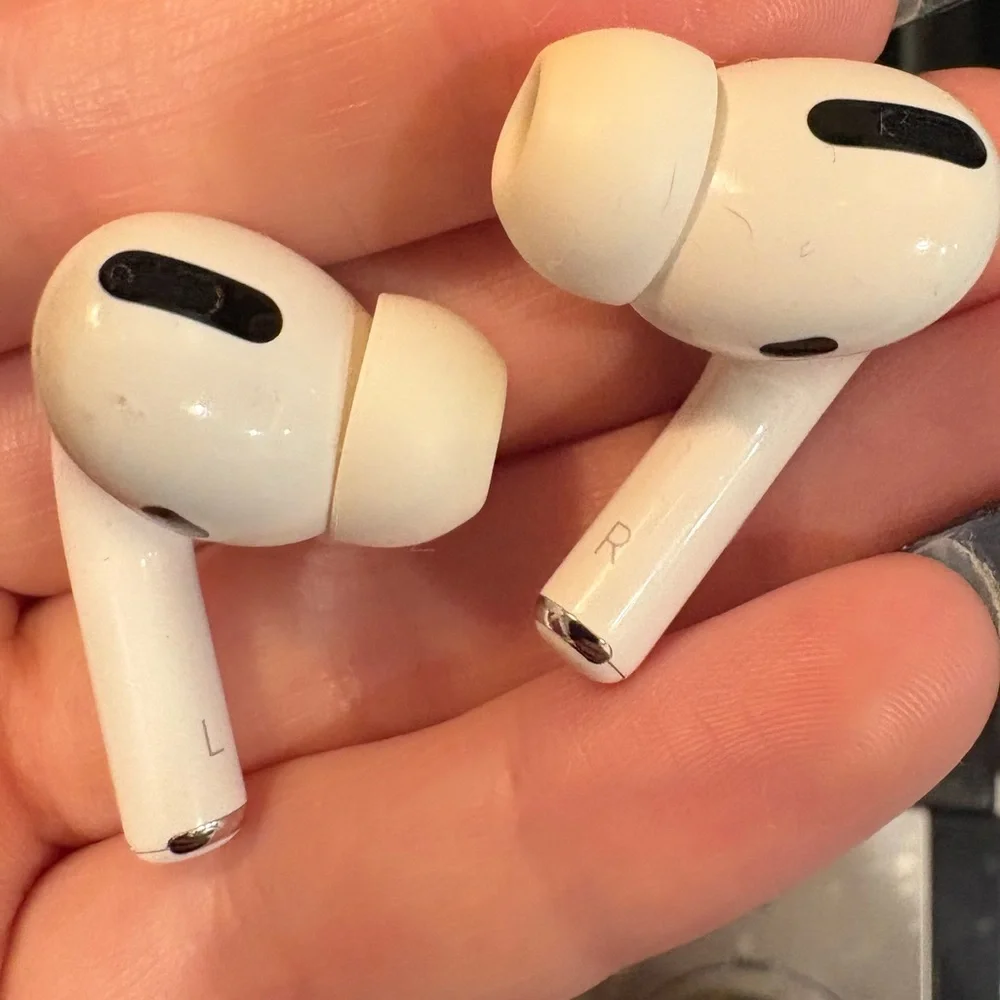 Apple pro airpods