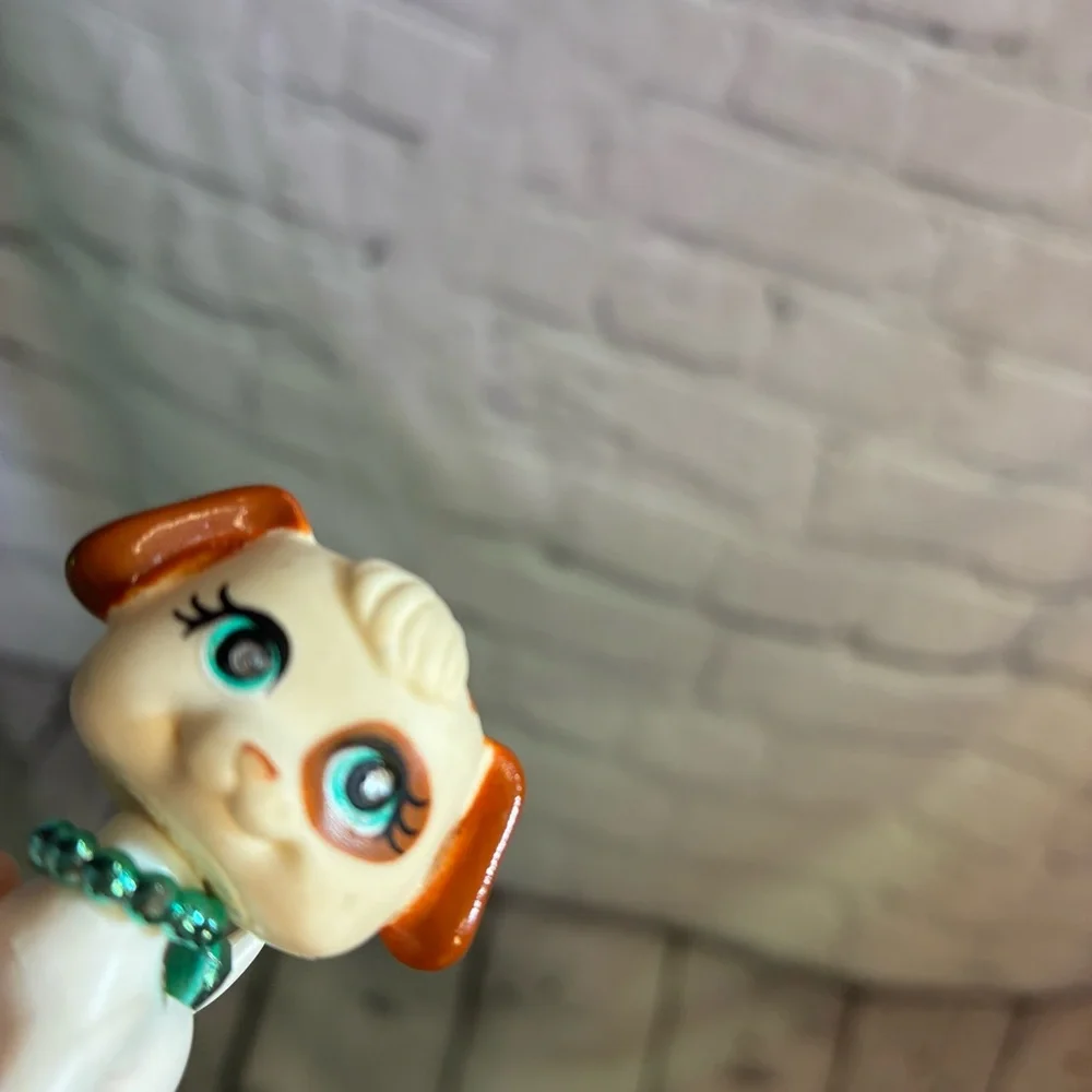 Littlest Pet Shop item has