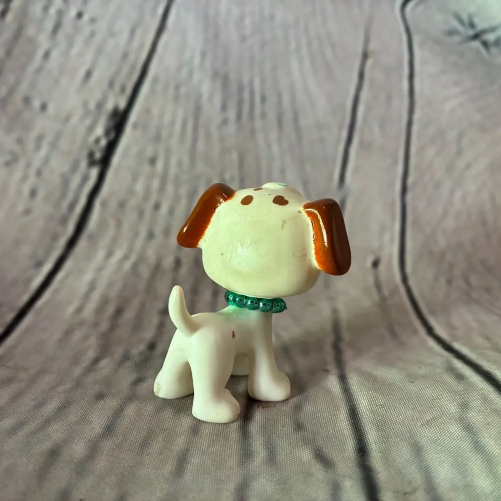 Littlest Pet Shop item has