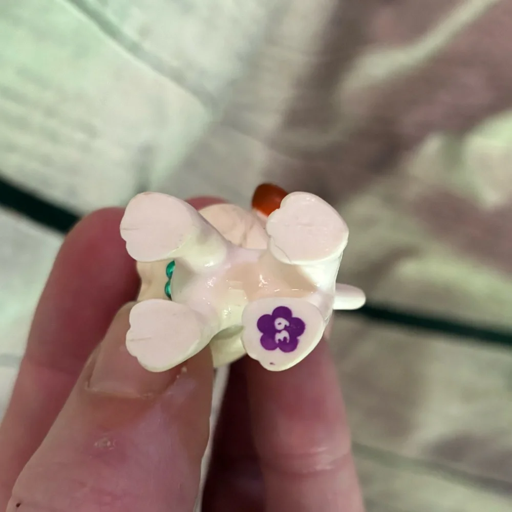 Littlest Pet Shop item has