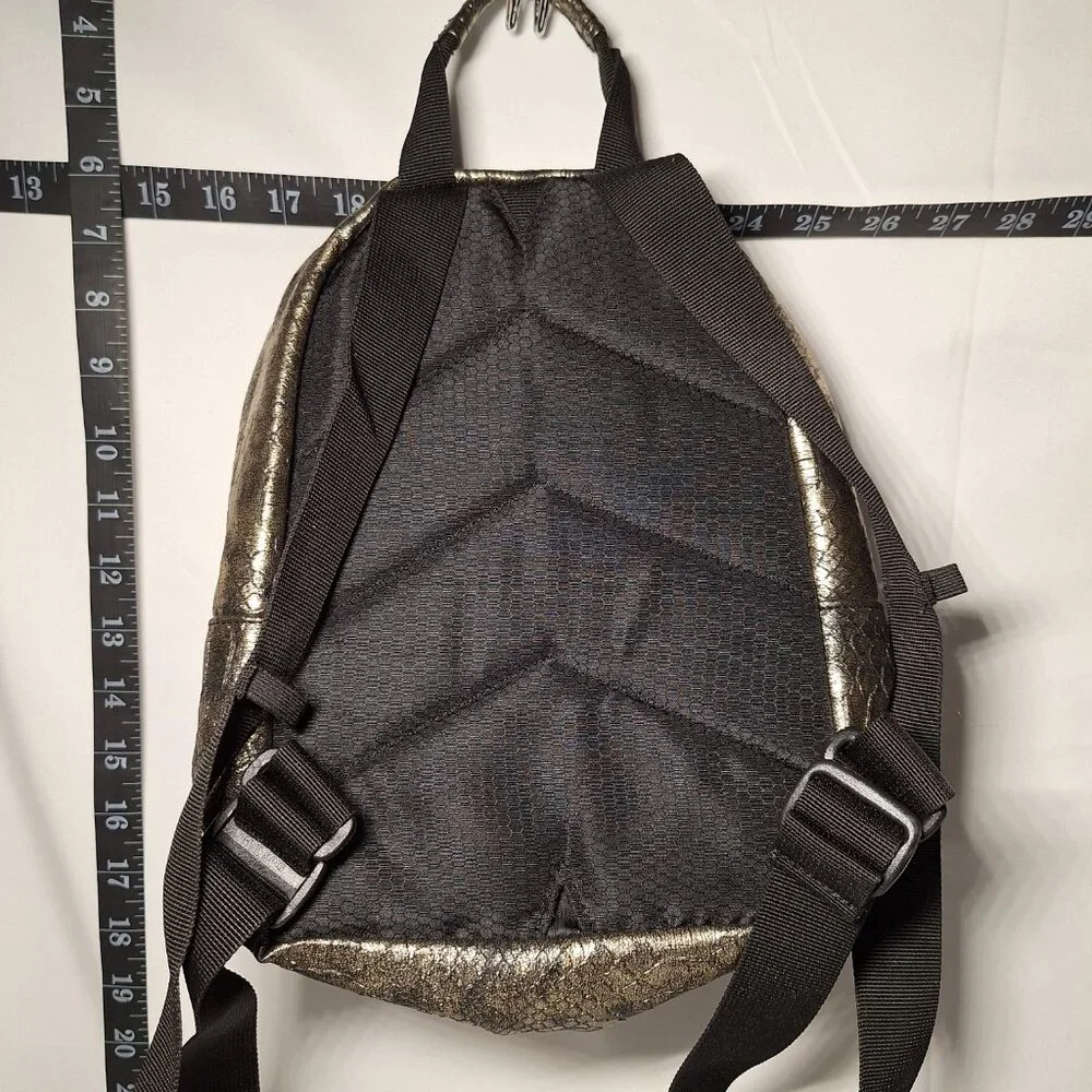 Vibedration hydration backpack