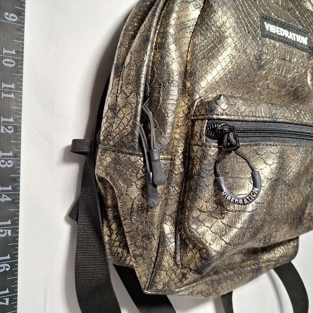 Vibedration hydration backpack