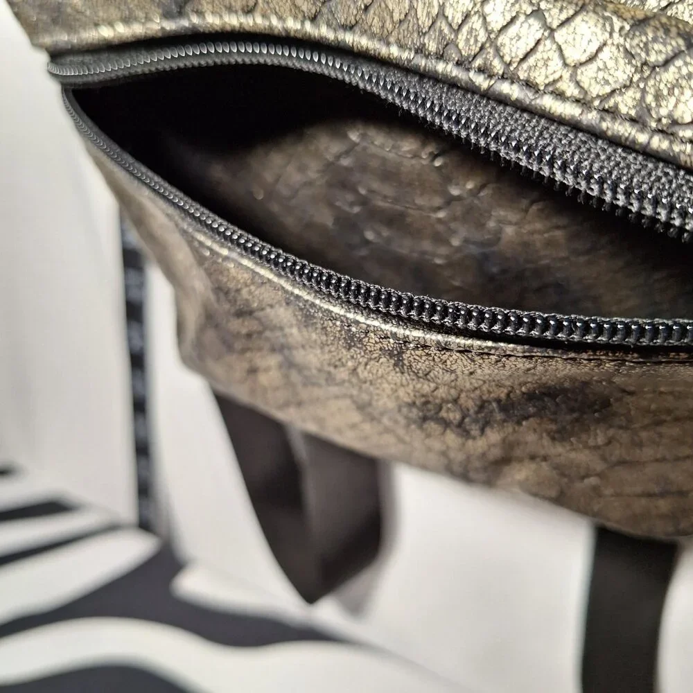 Vibedration hydration backpack
