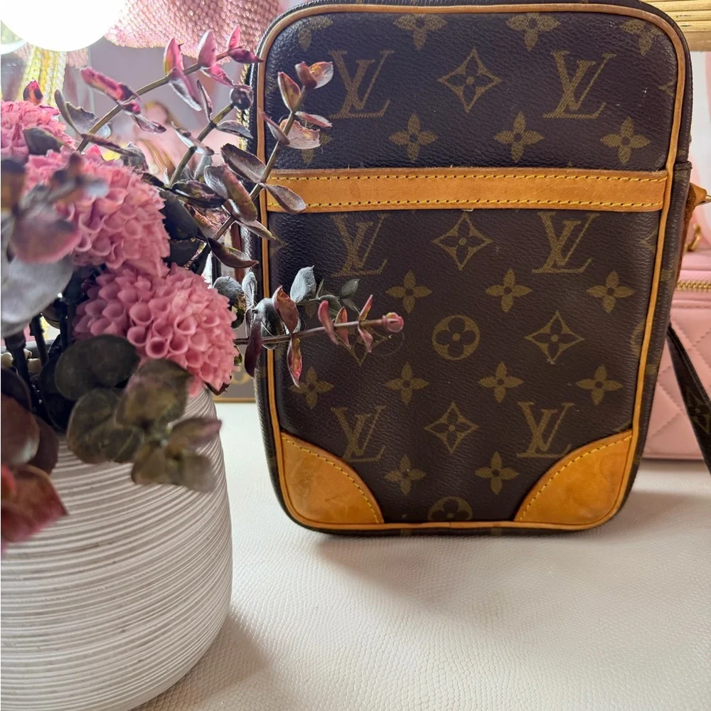Louis Vuitton Danube crossbody Monogram Messenger Bag - Brown/Tan Leather Trim