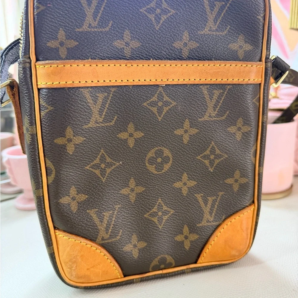 Louis Vuitton Danube crossbody Monogram Messenger Bag - Brown/Tan Leather Trim