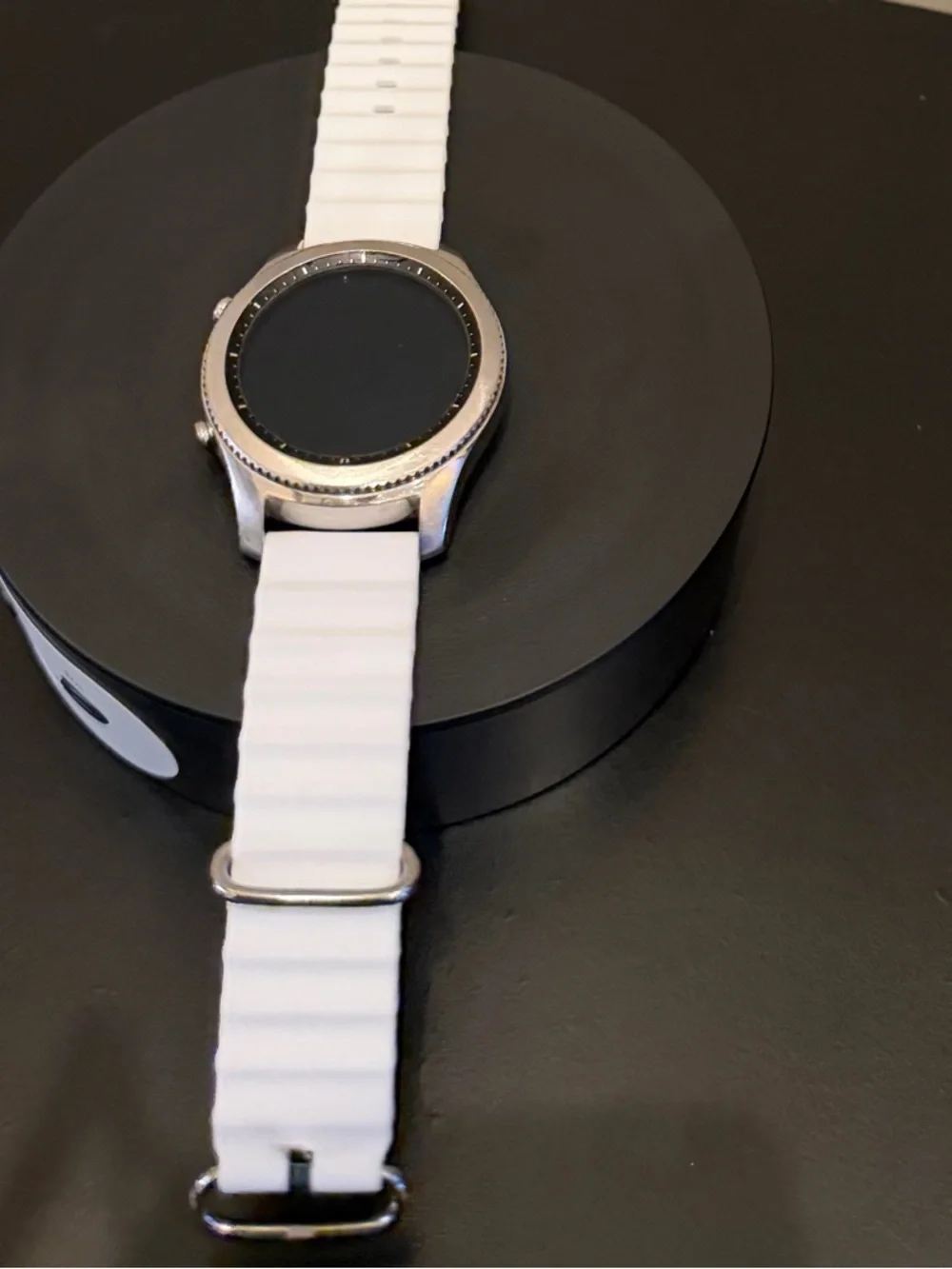 Samsung Gear S3 Classic Smartwatch - Silver Case with White Band