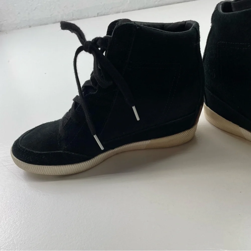Sorel preowned out