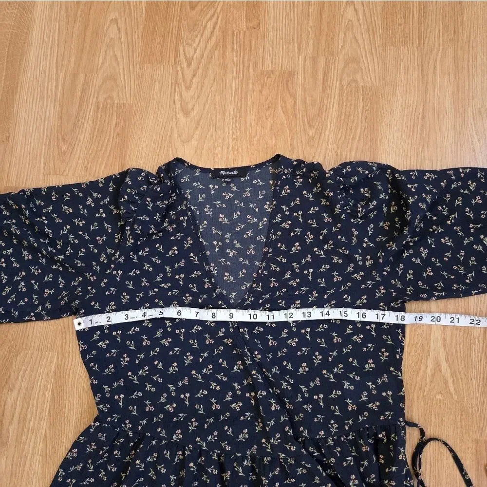 🦋MADEWELL🦋 Puff-Sleeve Peplum Wrap Top in Spring Fling - [Size Small]