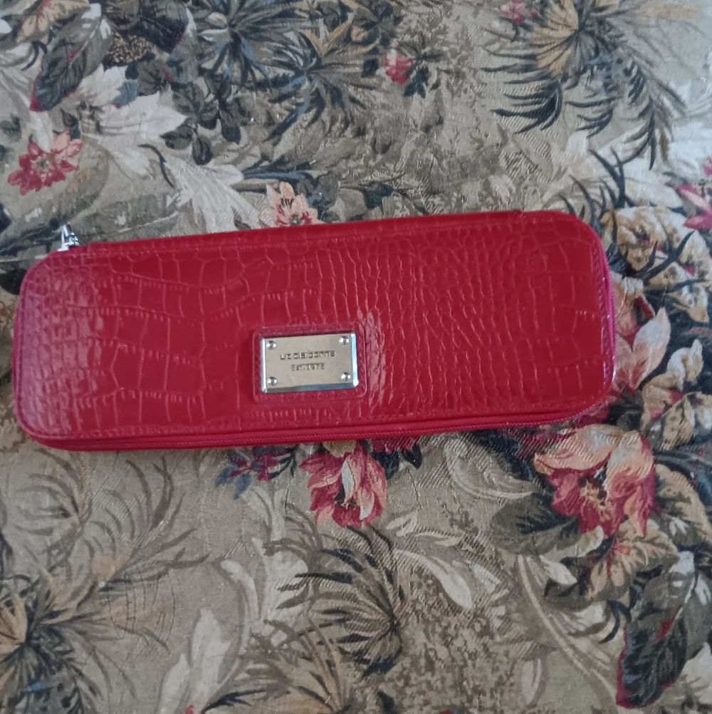 NWOT Liz Claiborne Red Croc-Embossed Jewelry Case.