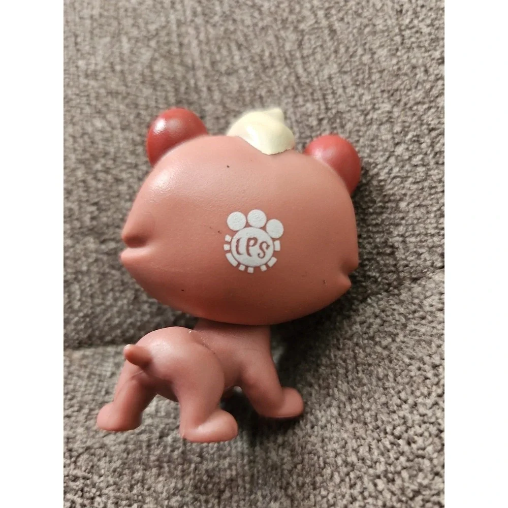 Littlest Pet Shop light wear