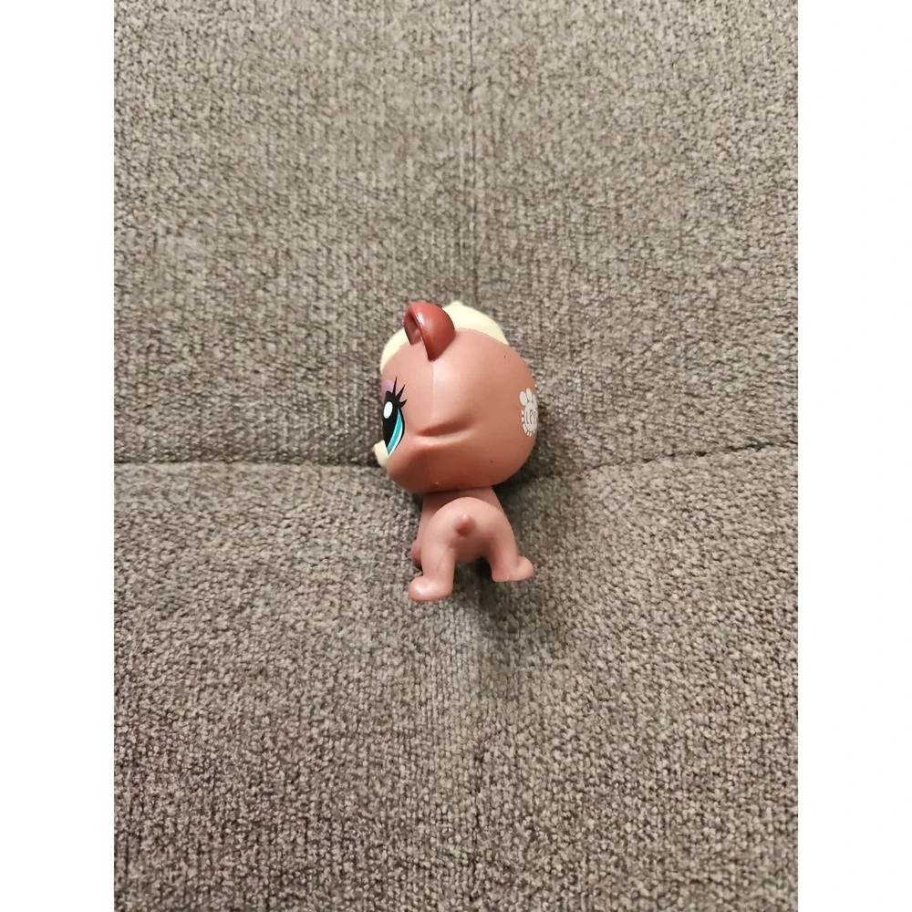 Littlest Pet Shop light wear