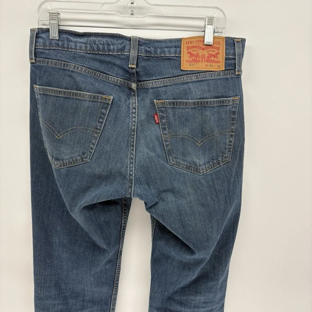 Levis tag says