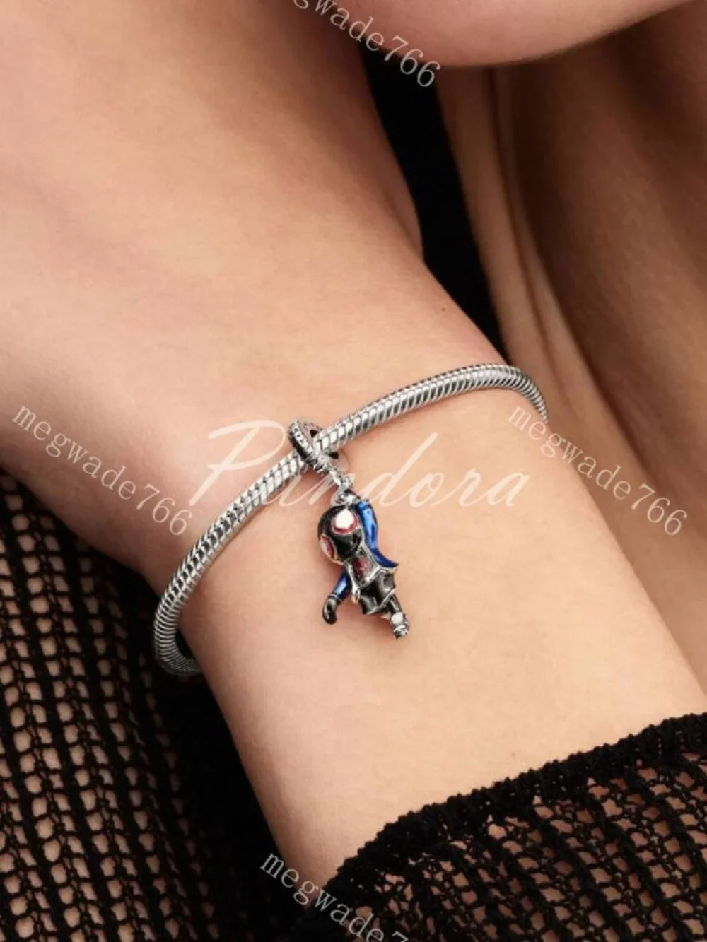 Pandora 🚚 ships