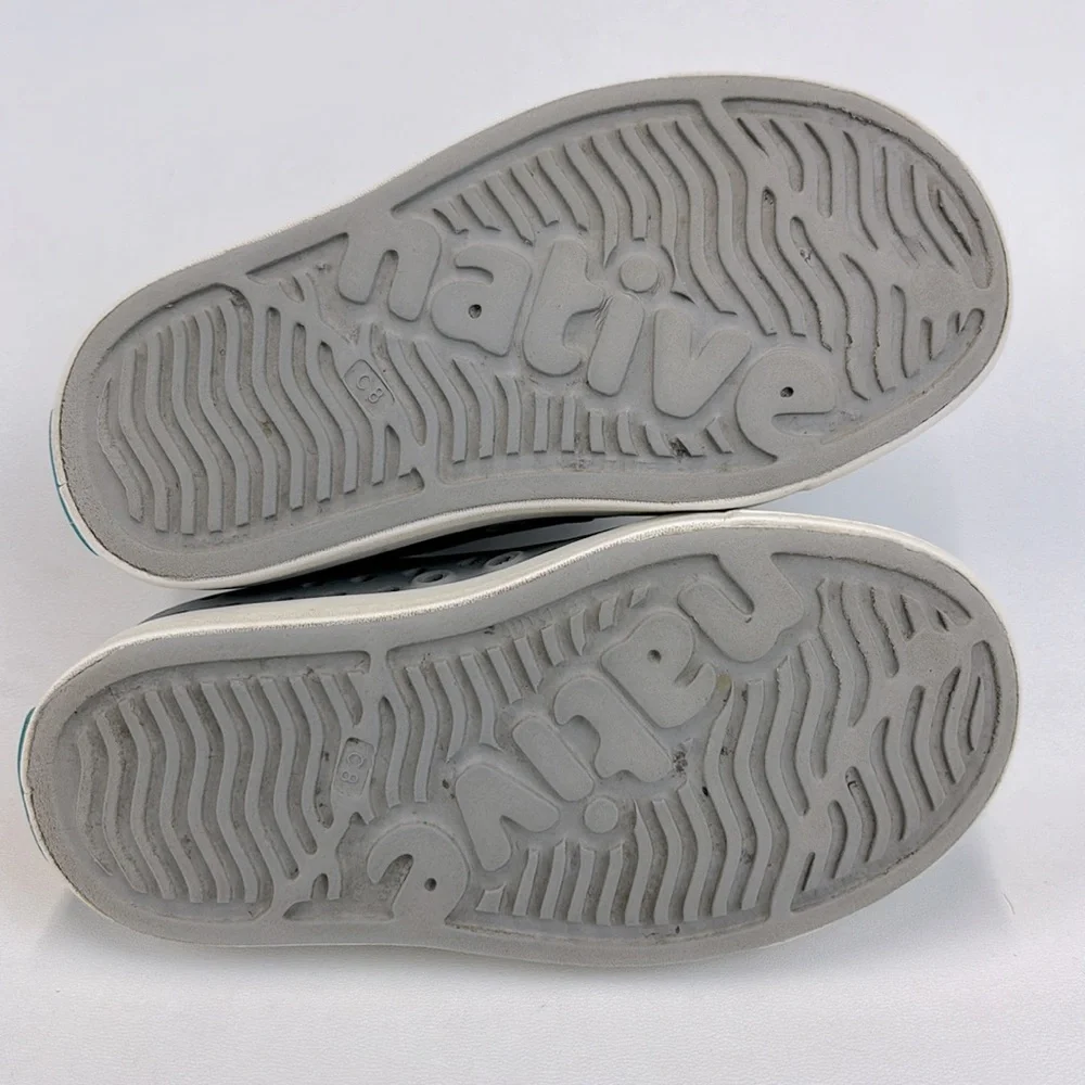 Native gray slipon questions