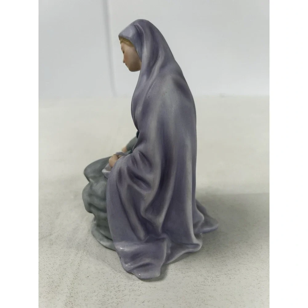 Lenox renaissance nativity