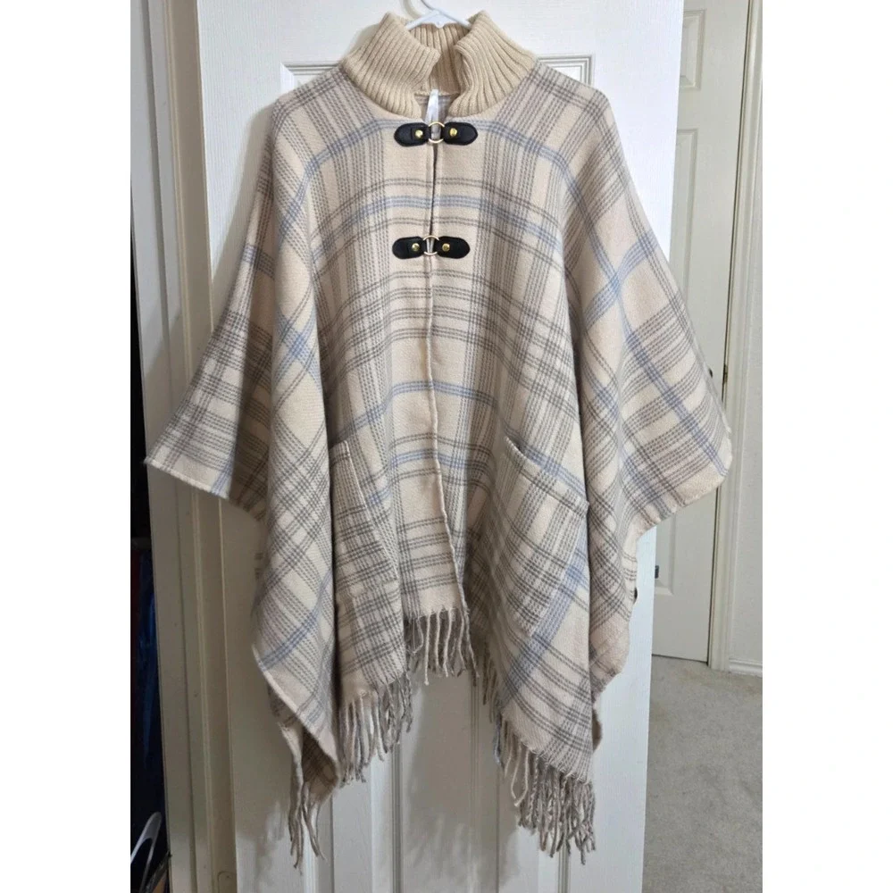 Astor Ruana Poncho Women's 1 size‎ fits all Beige/White Blue Plaid NWT