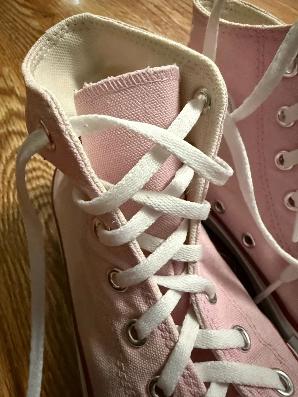 Converse some light