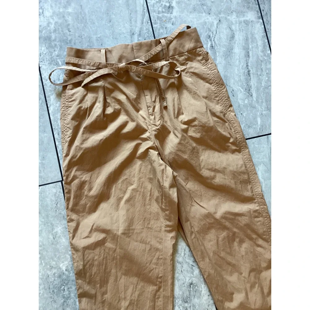 Everlane waist flat