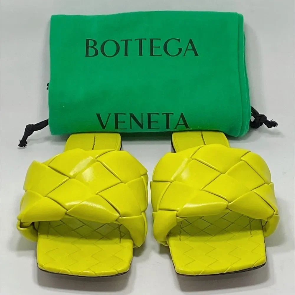 Bottega Veneta store display