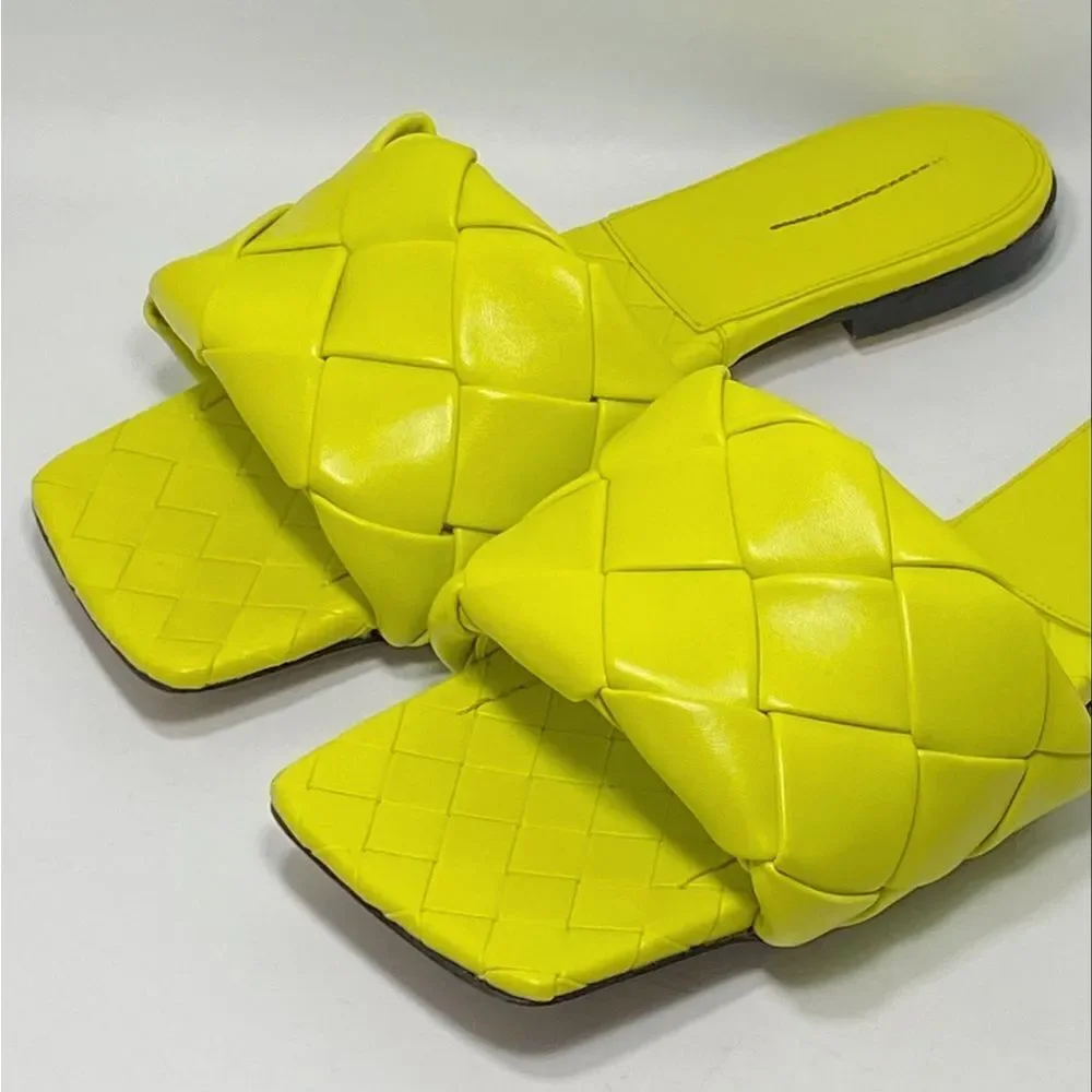 Bottega Veneta store display