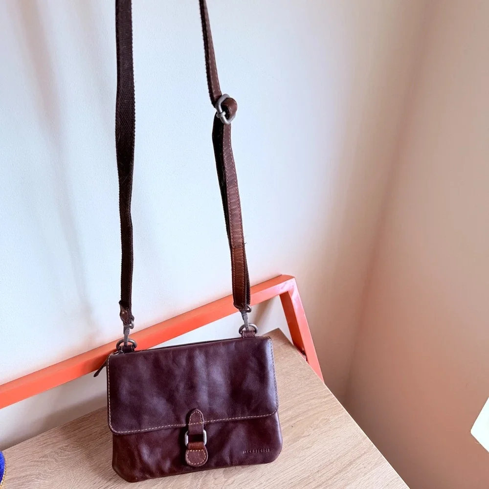 Jack Georges Leather Small Crossbody Flap‎ Pockets Adjustable Rustic Classic