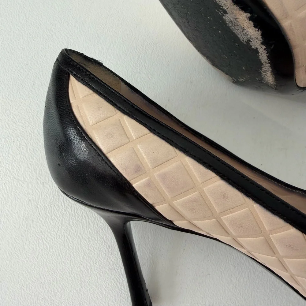 CHANEL || Beige Quilted Leather Black Cap Toe Pointed Pumps Heels EU 37