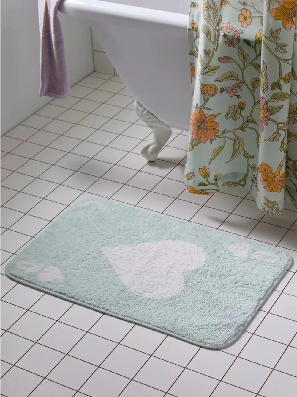 New Urban Outfitters Queen Of Hearts Bath Mat