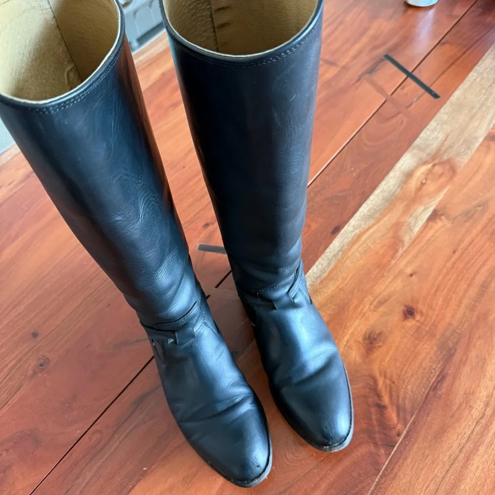 Frye sleek black