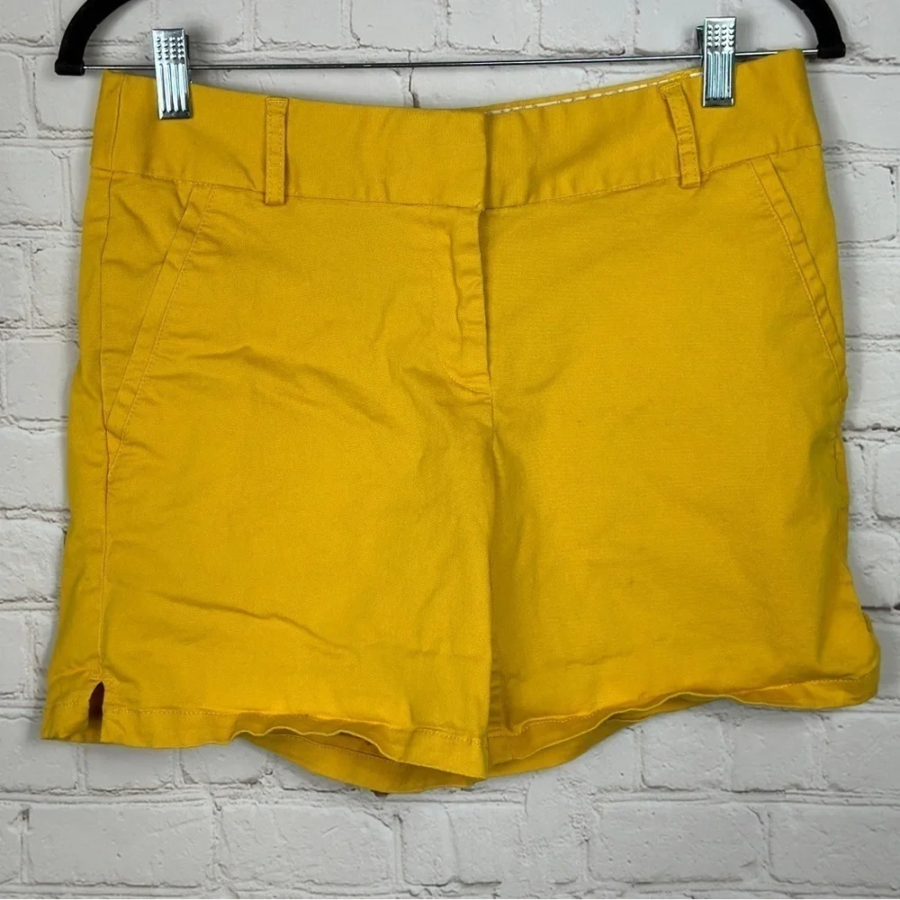 Ann‎ Taylor Loft yellow cotton Stretch chino shorts, sz 2 preppy casual beachy