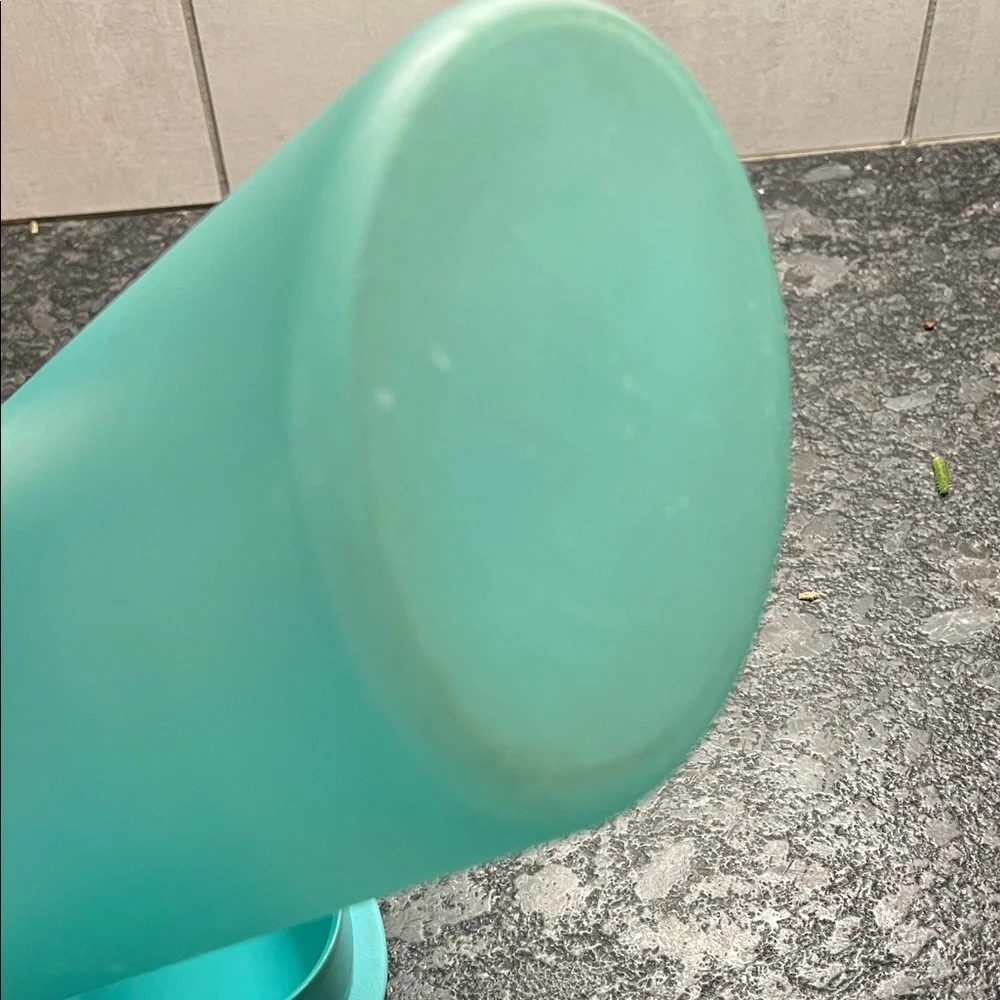 Tupperware this slim