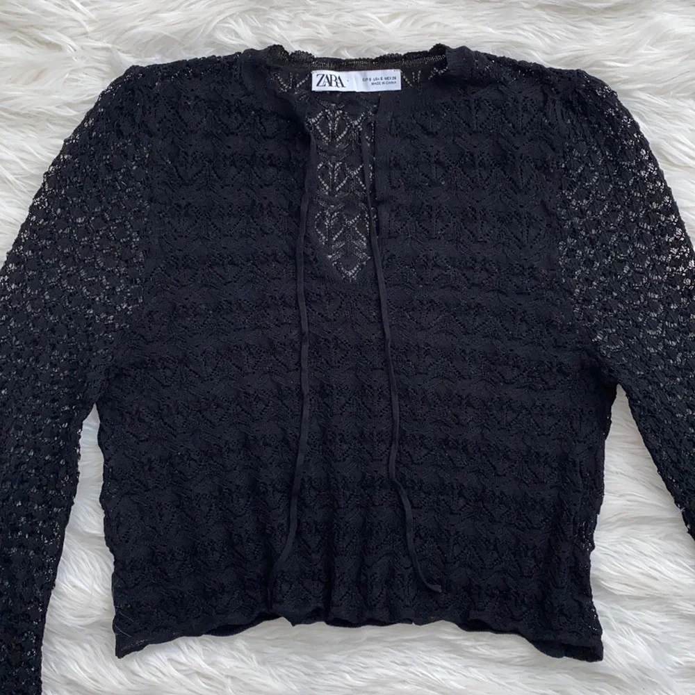 Zara perfect chest tie