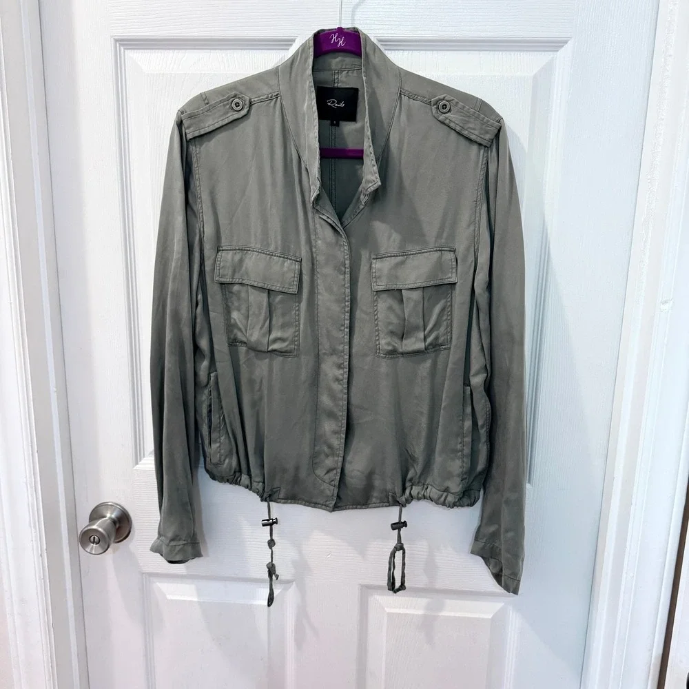 Rails revolve $228