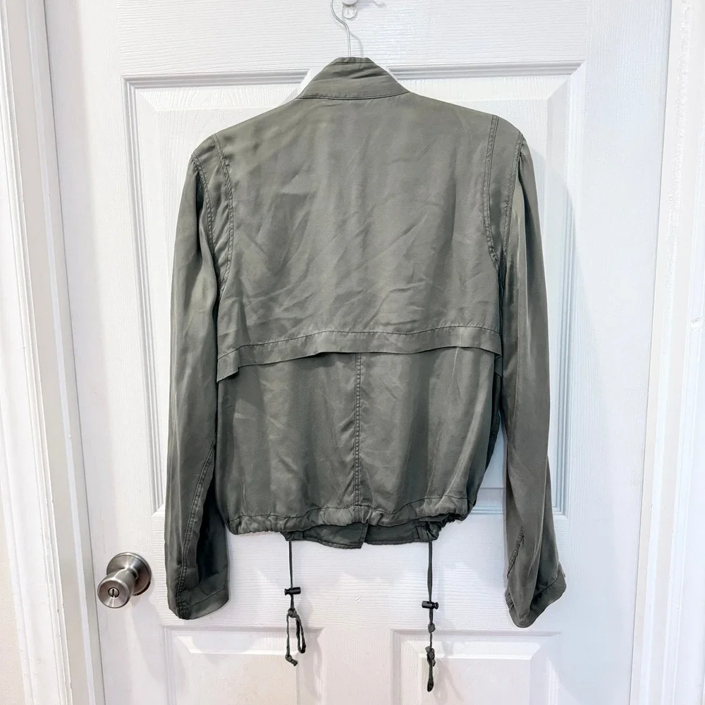 Rails revolve $228