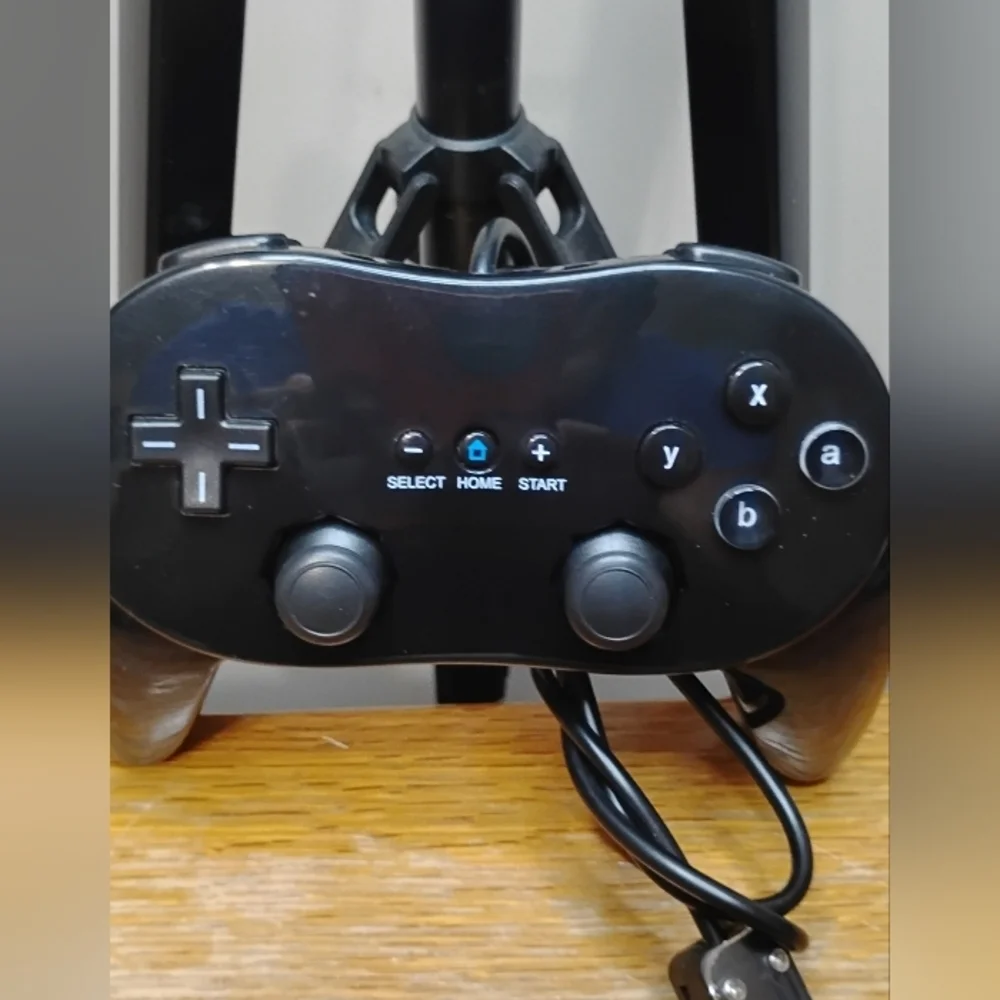 Black Pro Classic Joypad Wired Game Controller for Nintendo Wii