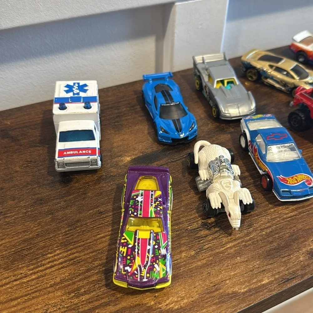 HOT WHEELS random diecast